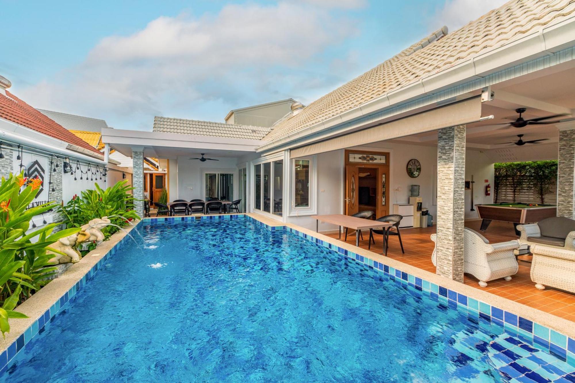 Gala Villa Pattaya Exterior photo